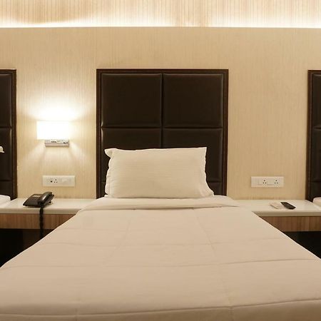 Palette - Four Seasons Recreation Resort Jālgaon Exterior photo