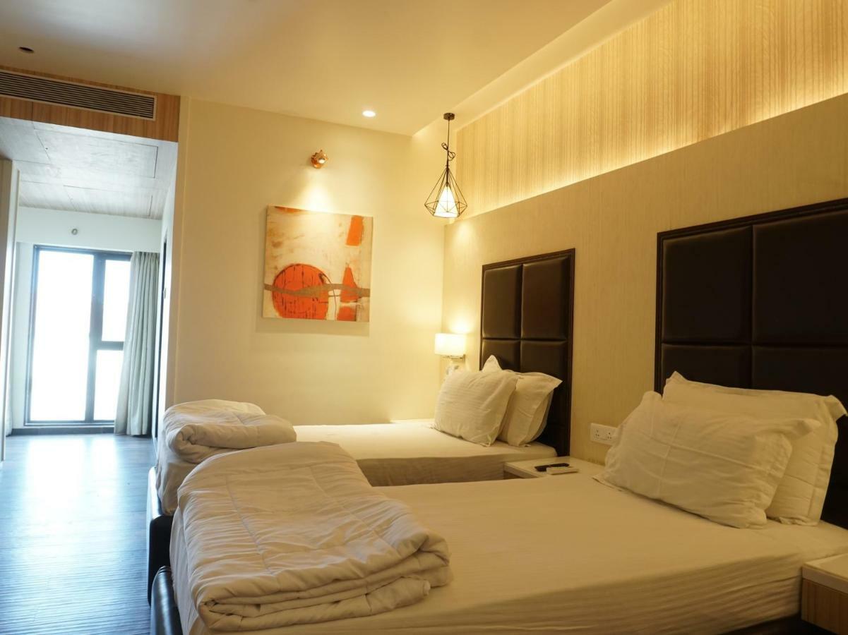 Palette - Four Seasons Recreation Resort Jālgaon Exterior photo