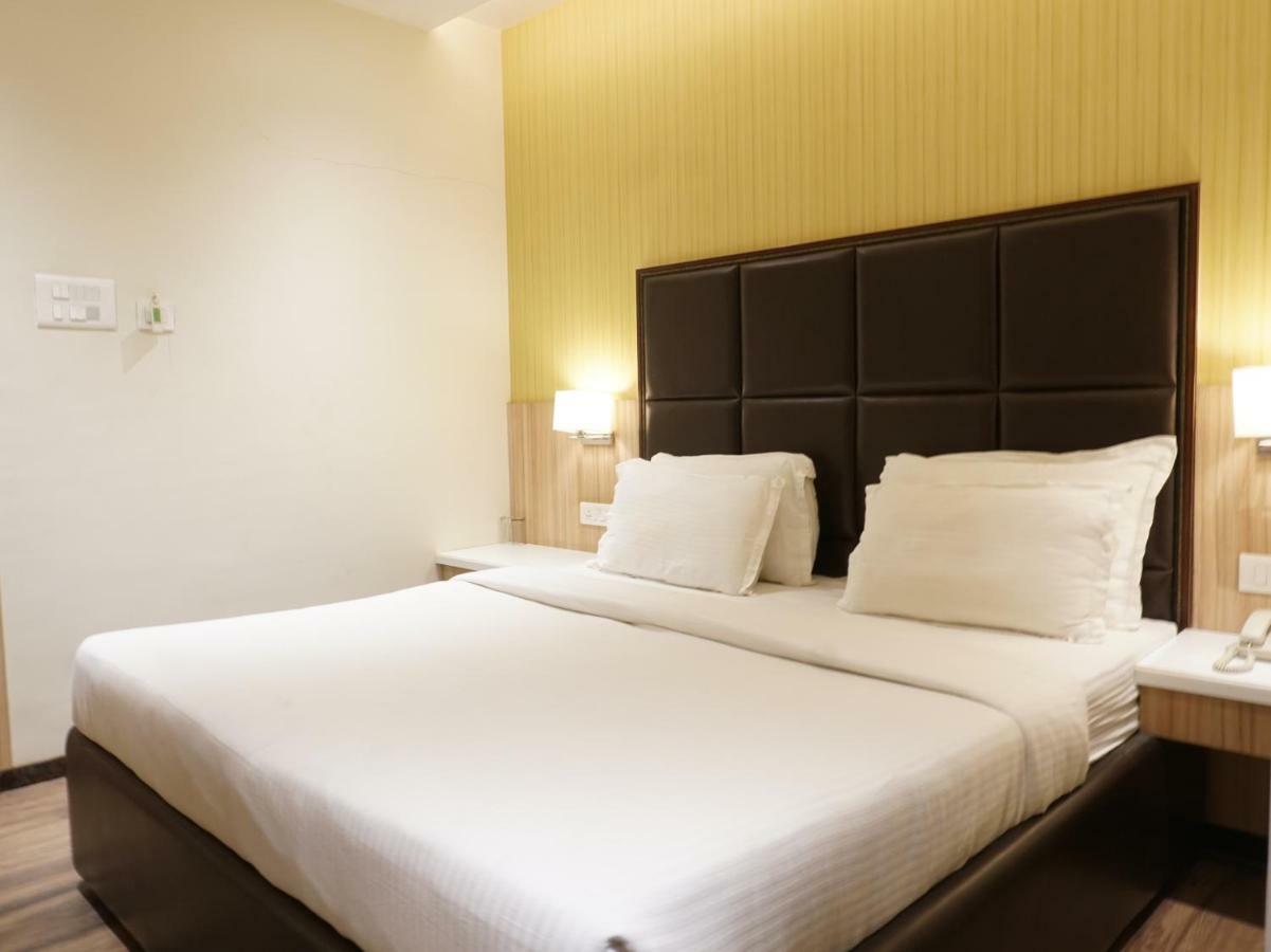 Palette - Four Seasons Recreation Resort Jālgaon Exterior photo