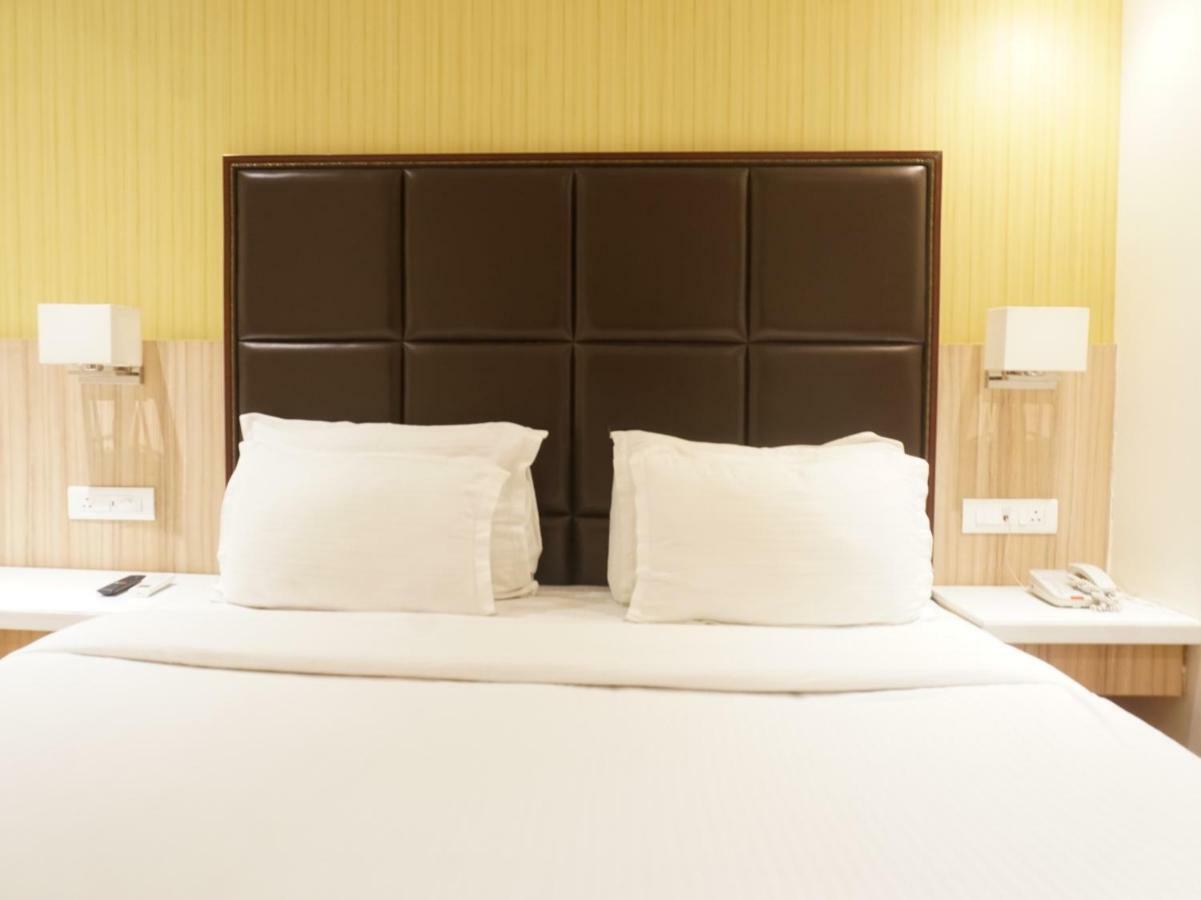 Palette - Four Seasons Recreation Resort Jālgaon Exterior photo
