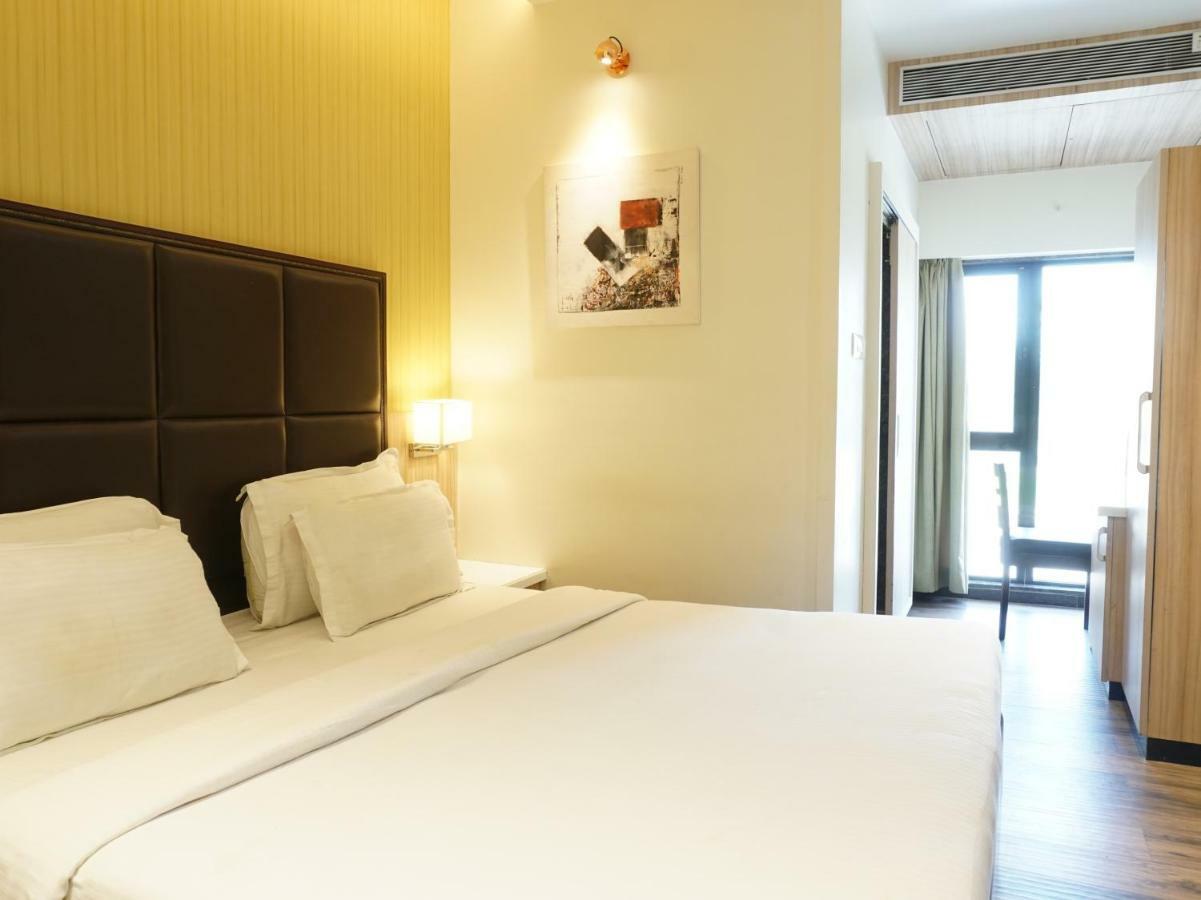 Palette - Four Seasons Recreation Resort Jālgaon Exterior photo