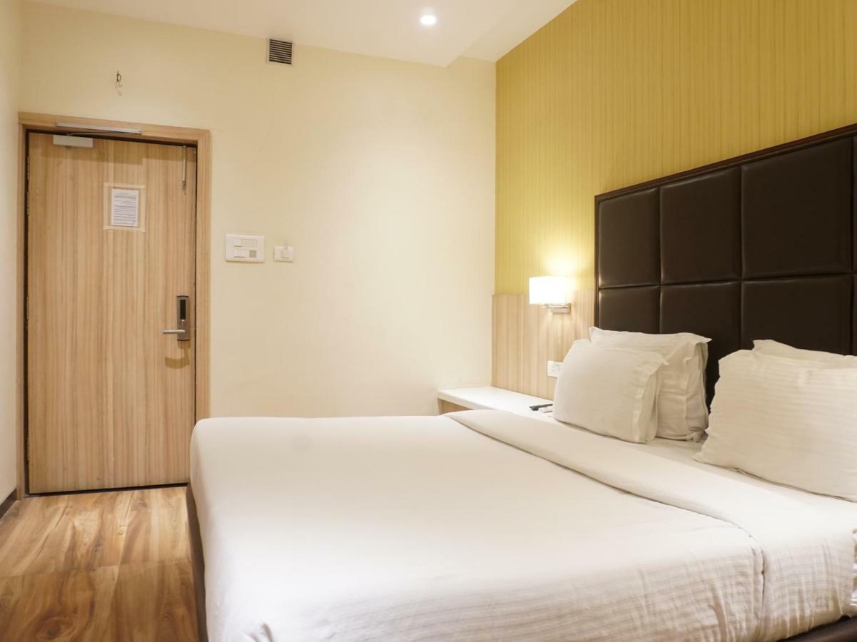 Palette - Four Seasons Recreation Resort Jālgaon Exterior photo