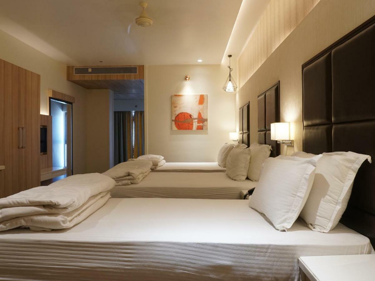 Palette - Four Seasons Recreation Resort Jālgaon Exterior photo