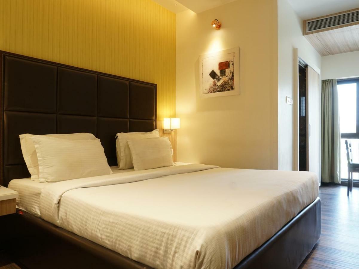 Palette - Four Seasons Recreation Resort Jālgaon Exterior photo