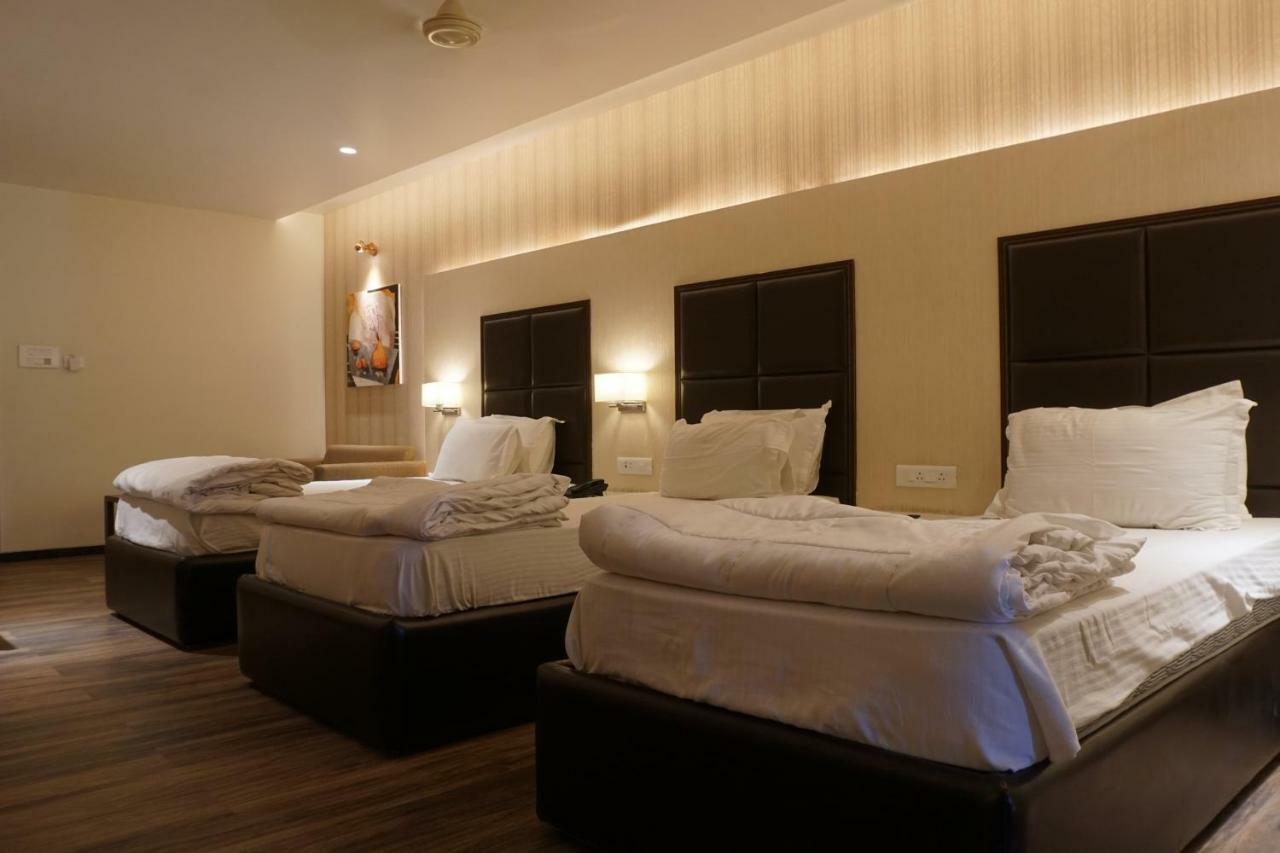 Palette - Four Seasons Recreation Resort Jālgaon Exterior photo