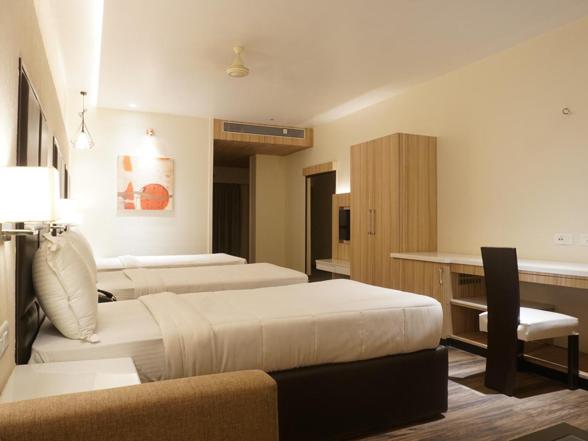 Palette - Four Seasons Recreation Resort Jālgaon Exterior photo