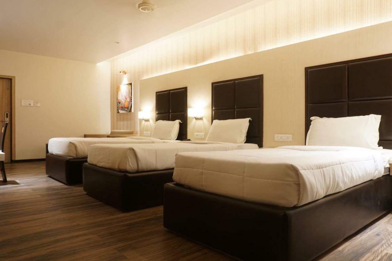 Palette - Four Seasons Recreation Resort Jālgaon Exterior photo